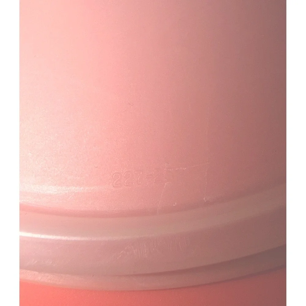 VTG Tupperware Replacement Lid #227-25 C Tab Sheer Seal Made in USA.   2